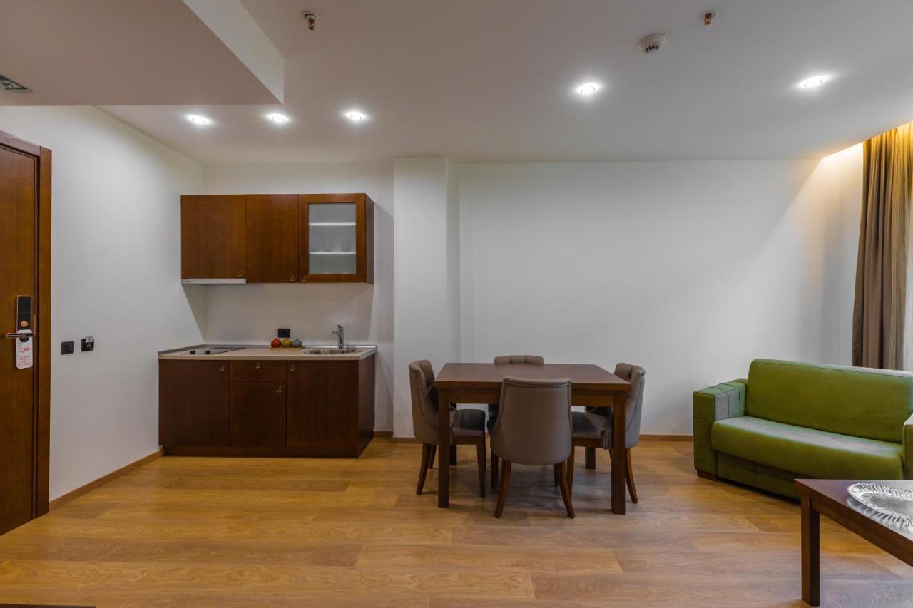 Hotel Plaza Lucice Petrovac Eksteriør bilde