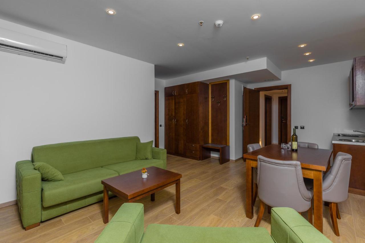 Hotel Plaza Lucice Petrovac Eksteriør bilde